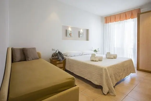 Üç Kişilik Oda, Balkon