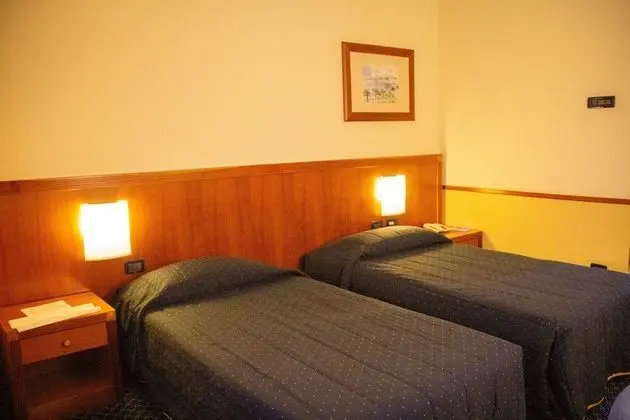 Standard Tek Büyük Yataklı Oda, 1 Çift Kişilik veya 2 Tek Kişilik Yatak (con letto supplementare)