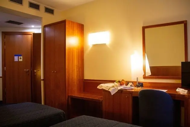 Standard Tek Büyük Yataklı Oda, 1 Çift Kişilik veya 2 Tek Kişilik Yatak (con letto supplementare)