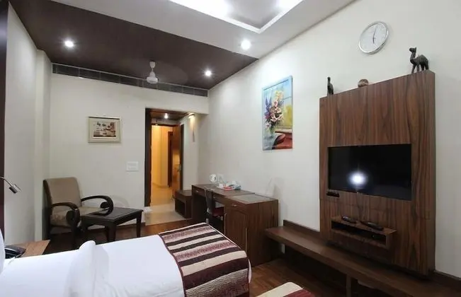 Deluxe Tek Büyük Yataklı Oda