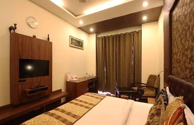 Deluxe Tek Büyük Yataklı Oda