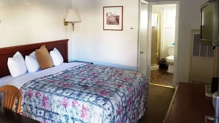 Oda, 1 Büyük (Queen) Boy Yatak, Sigara İçilmez, Özel Banyo