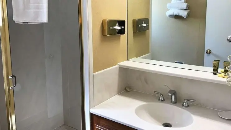 Oda, 1 Büyük (Queen) Boy Yatak, Sigara İçilmez, Özel Banyo