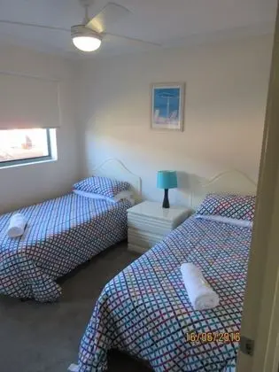 Apart Daire, 3 Yatak Odası, Denize Sıfır (305)