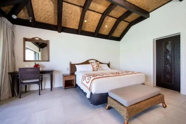 Premium Beachfront Suite