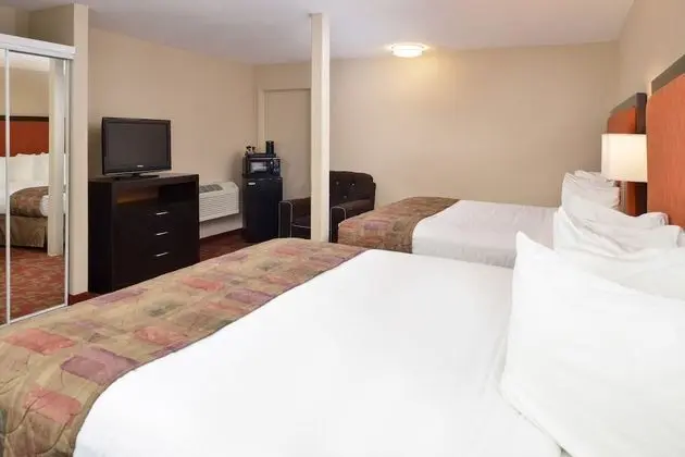 Standard Oda (2 King Beds)
