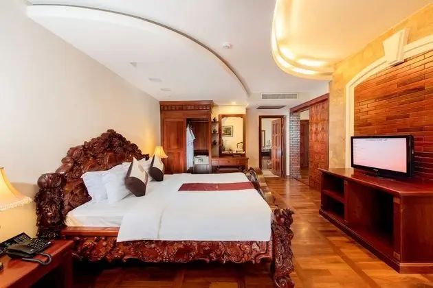 Pacific Suite