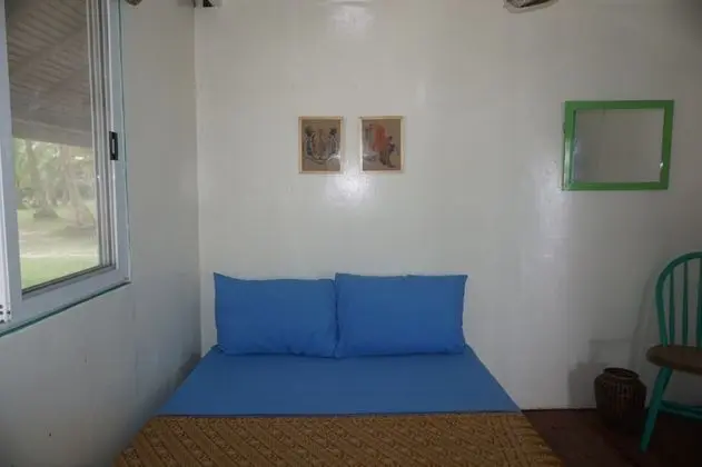 Tek Büyük Yataklı Oda, 1 Çift Kişilik Yatak, Ortak Banyo, Denize Sıfır