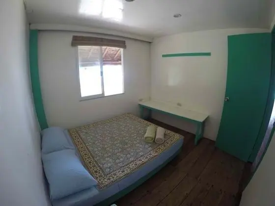 Tek Büyük Yataklı Oda, 1 Çift Kişilik Yatak, Ortak Banyo, Denize Sıfır