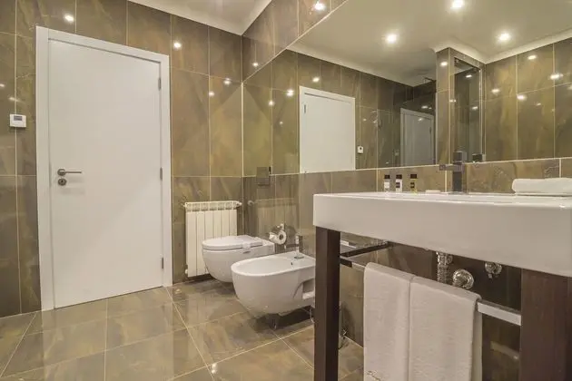 Deluxe Tek Büyük Yataklı Oda, Banyolu/Duşlu