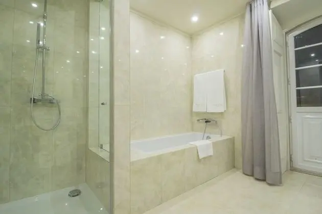 Superior Tek Büyük veya İki Ayrı Yataklı Oda, Banyolu/Duşlu