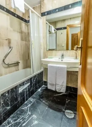 Standard Büyük Yataklı Tek Kişilik Oda