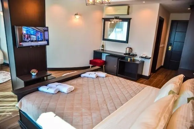 Deluxe Tek Büyük Yataklı Oda, Balkon, Deniz Manzaralı (201)