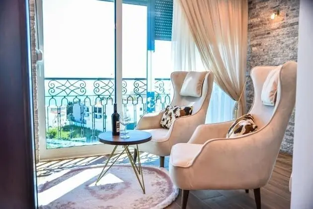 Deluxe Tek Büyük Yataklı Oda, Balkon, Deniz Manzaralı (201)