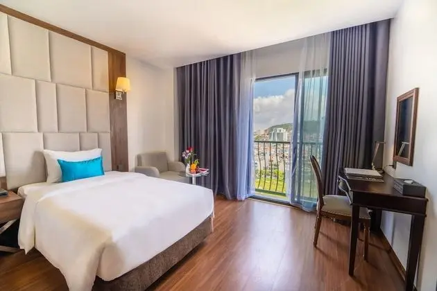 Deluxe Tek Büyük Yataklı Oda