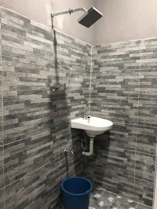 Basic Tek Büyük Yataklı Oda