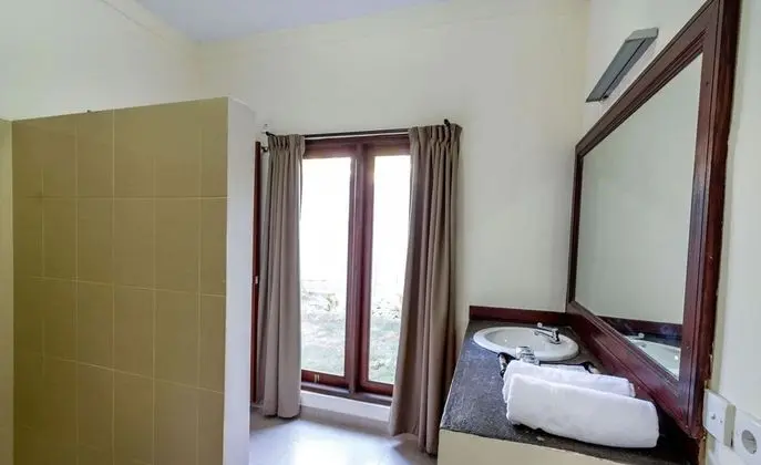 Deluxe Oda, Havuz Manzaralı