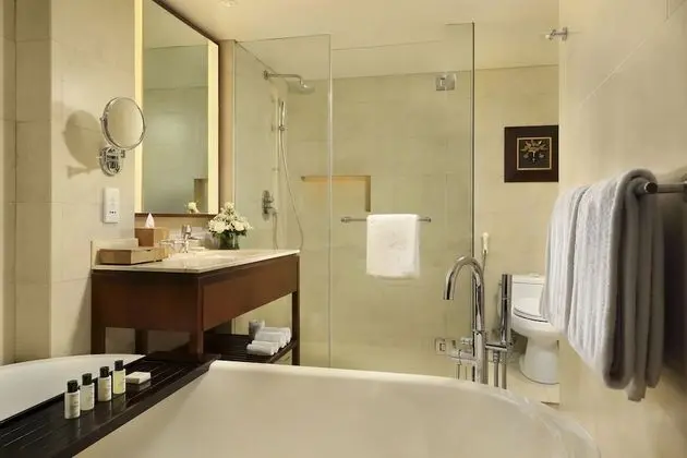 Deluxe Lagoon View Room