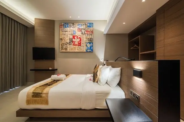 Tek Büyük Yataklı Oda, Deniz Manzaralı (Junior Suite)