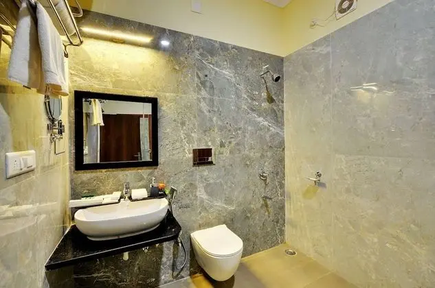 Traditional Tek Büyük Yataklı Oda