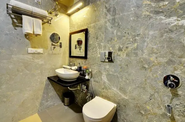 Traditional Tek Büyük Yataklı Oda