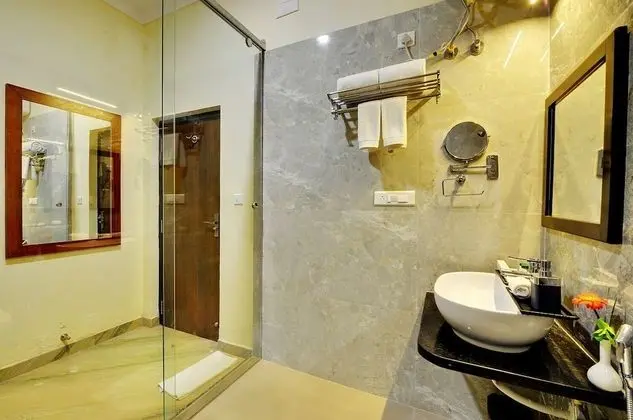 Traditional Tek Büyük Yataklı Oda