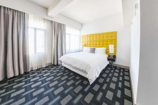 Bir En Büyük (King) Boy Yataklı, Engellilere Uygun (Maverick Room)