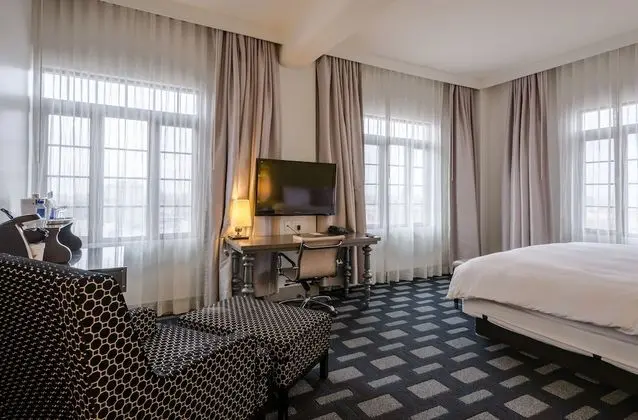 Bir En Büyük (King) Boy Yataklı (Maverick Room)