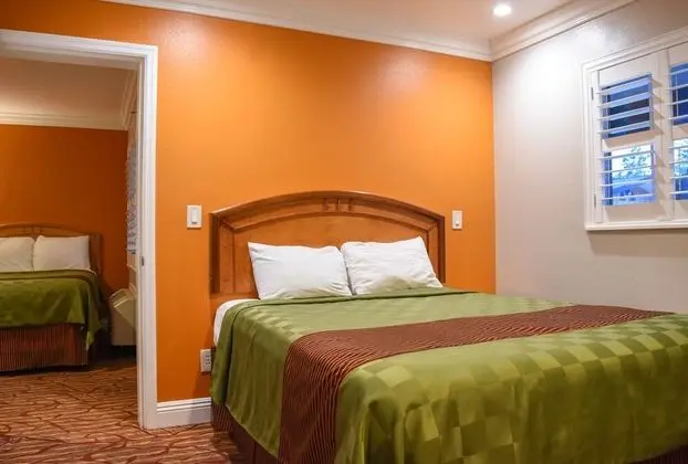 Süit, 2 Yatak Odası (2 Double Beds, 1 Queen Bed)