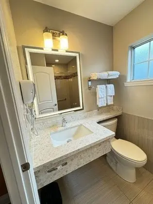 Süit, 2 Yatak Odası (2 Double Beds, 1 Queen Bed)