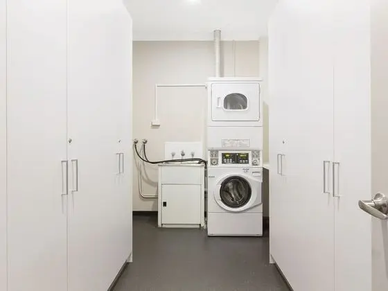 Tek Büyük Yataklı Oda, Ortak Banyo