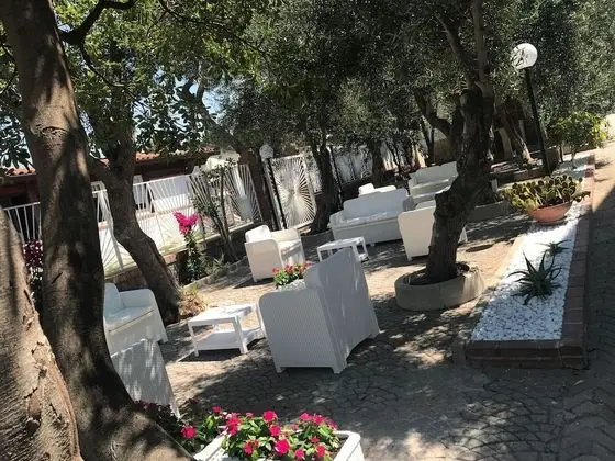 Standard Oda, Banyolu/Duşlu, Bahçe Manzaralı