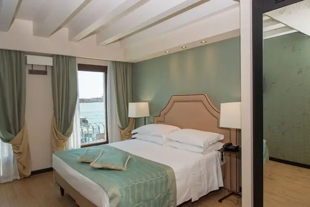 Tek Büyük Yataklı Oda, Lagün Manzaralı (Charming)