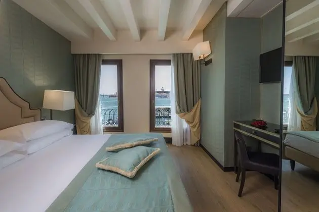 Tek Büyük Yataklı Oda, Lagün Manzaralı (Charming)