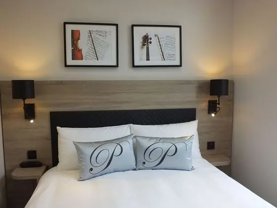 Tek Büyük Yataklı Oda