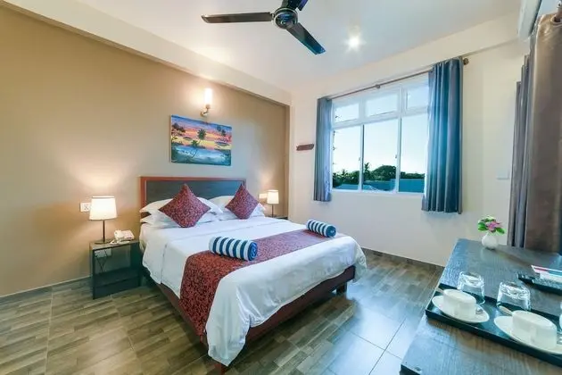 Basic Tek Büyük Yataklı Oda, 1 Yatak Odası, Balkon, Bahçe Manzaralı