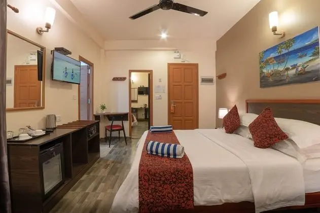 Basic Tek Büyük Yataklı Oda, 1 Yatak Odası, Balkon, Bahçe Manzaralı