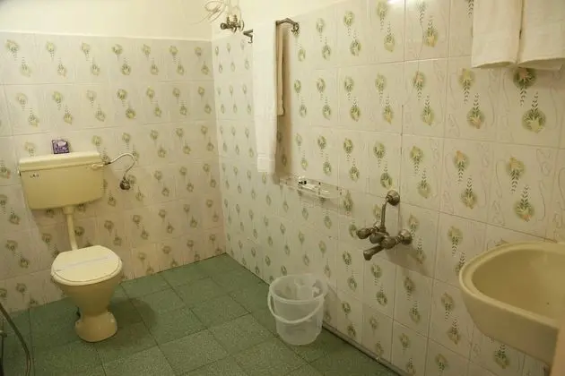 Basic Oda, 1 En Büyük (King) Boy Yatak, Sigara İçilebilir, Şehir Manzaralı