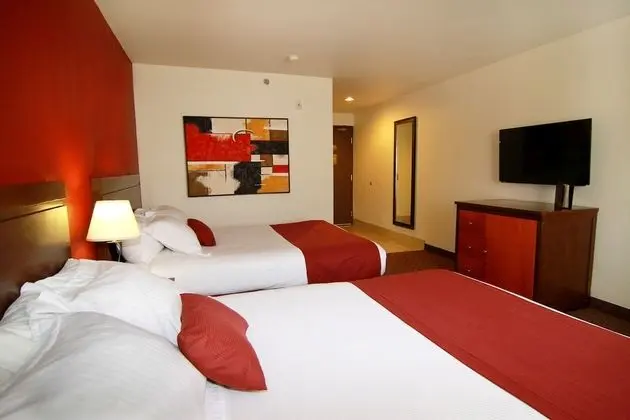 Oda, 2 Büyük (Queen) Boy Yatak, Sigara İçilmez