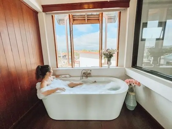 Grand Oda, Balkon (Suite)