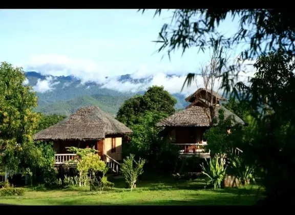 Chon Phao with Mountain View