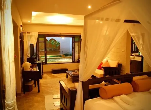 Romantic Villa with Jacuzzi