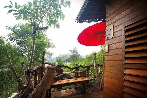 Tree House (Fan, Share bathroom)