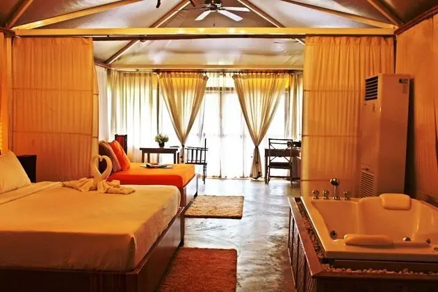 Tent Villa for 4