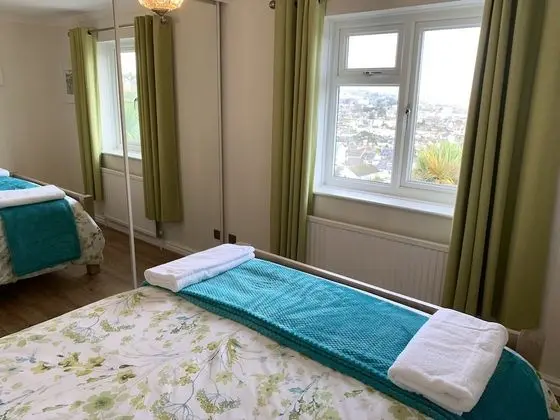 Ev (3 Bedrooms)