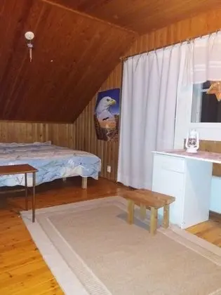 Family Kır Evi, Göl Manzaralı