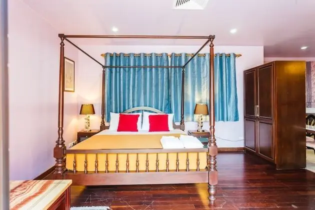 4 Bedrooms Pool Villa
