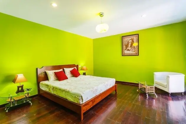 5 Bedrooms Pool Villa