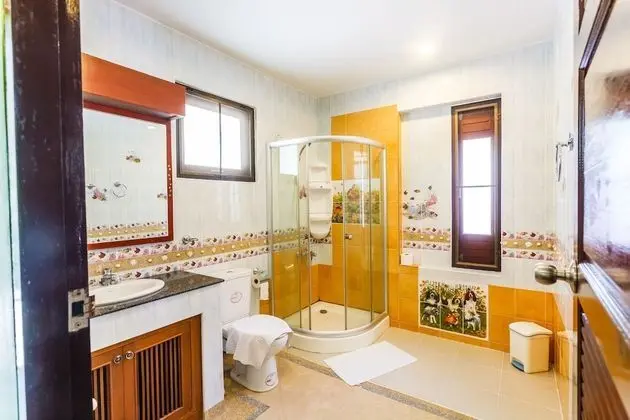 5 Bedrooms Pool Villa