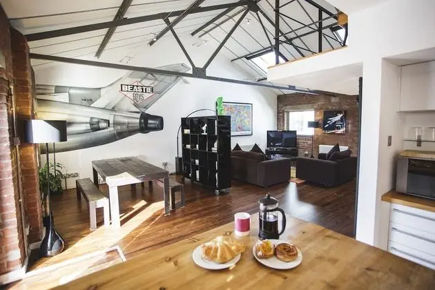 Deluxe Two Bedroom Loft Apartment (The Loft)